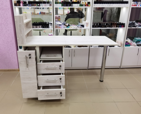 Маникюрный стол с карго, серый с оттенком коричневого цвета